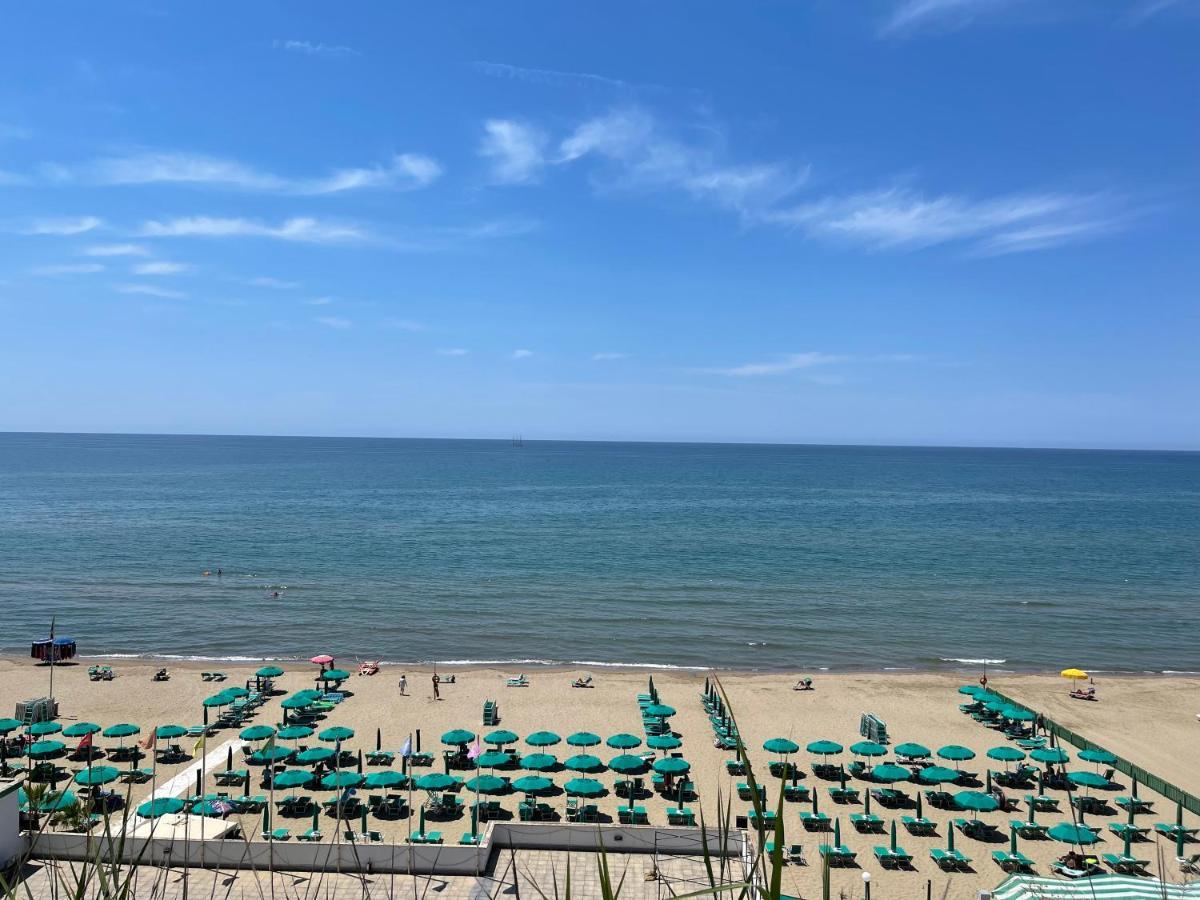 Domus Lavinia "Levante" - Anzio Buitenkant foto